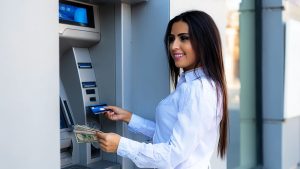 Why Cash Is Quietly Disappearing Across the U.S. in 2026